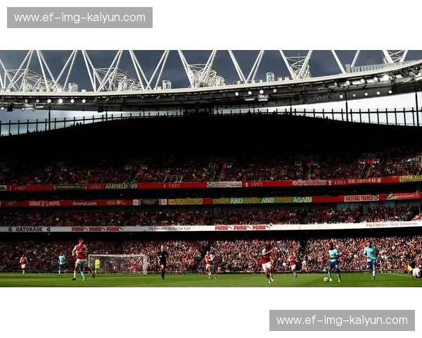 巴塞尔的红蓝魂与利物浦的Anfield歌声：足球史诗的回响